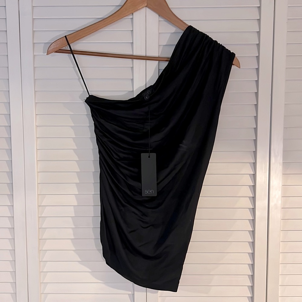 NWT sen Rouched One-Shoulder Top
